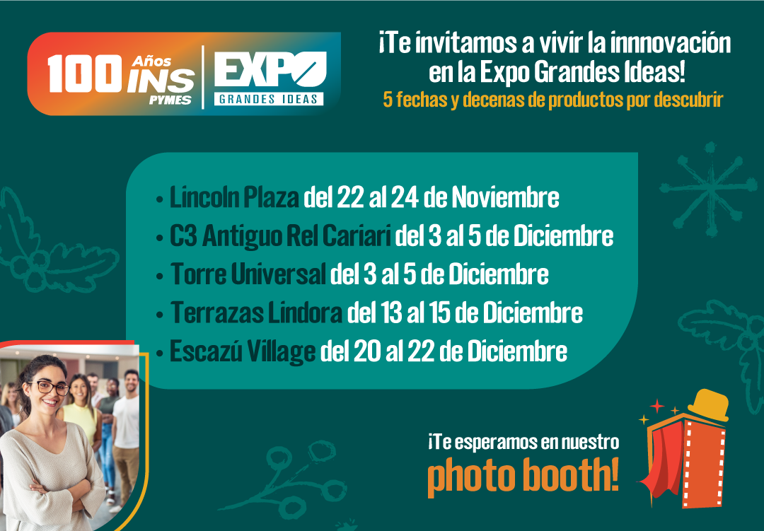 Grupo de trabajadores hablando sobre la construccion